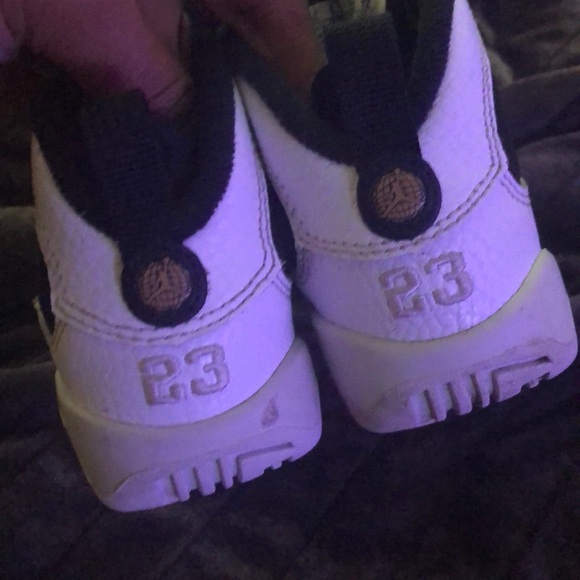 Retro Jordan 9 size 6c toddler shoe - Picture 2 of 3